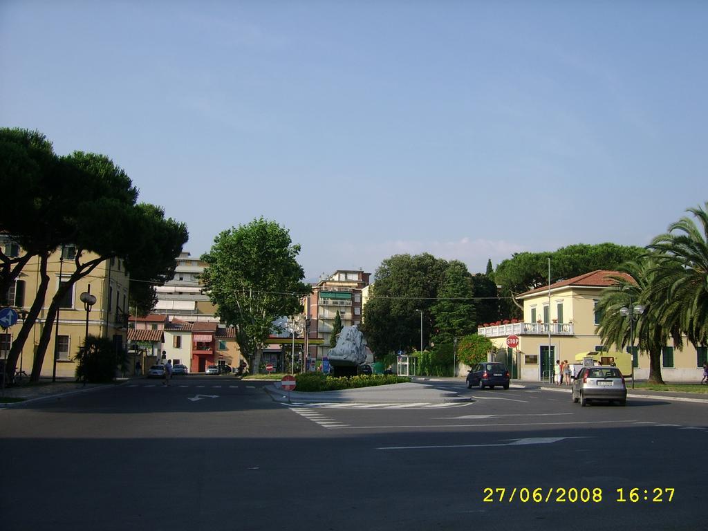 Appartamento Marina มารีนาดีคาร์รารา ภายนอก รูปภาพ