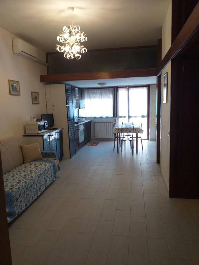 Appartamento Marina มารีนาดีคาร์รารา ภายนอก รูปภาพ