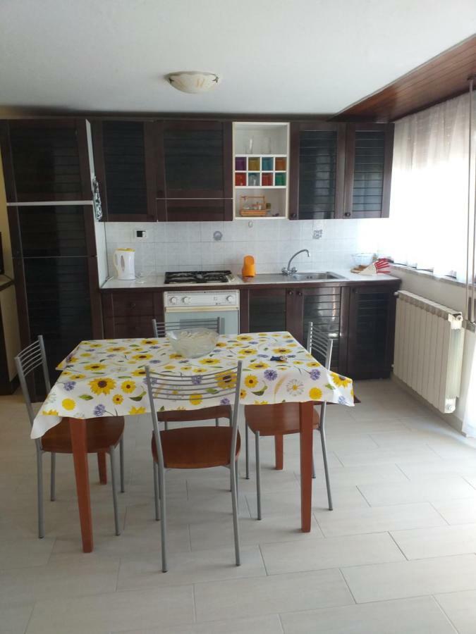 Appartamento Marina มารีนาดีคาร์รารา ภายนอก รูปภาพ