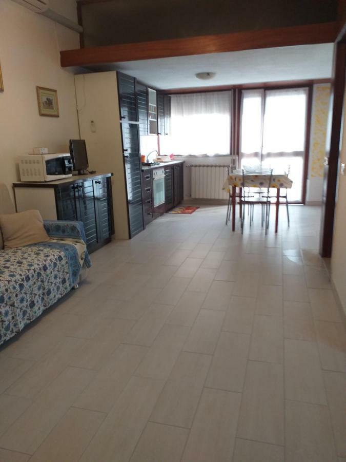 Appartamento Marina มารีนาดีคาร์รารา ภายนอก รูปภาพ