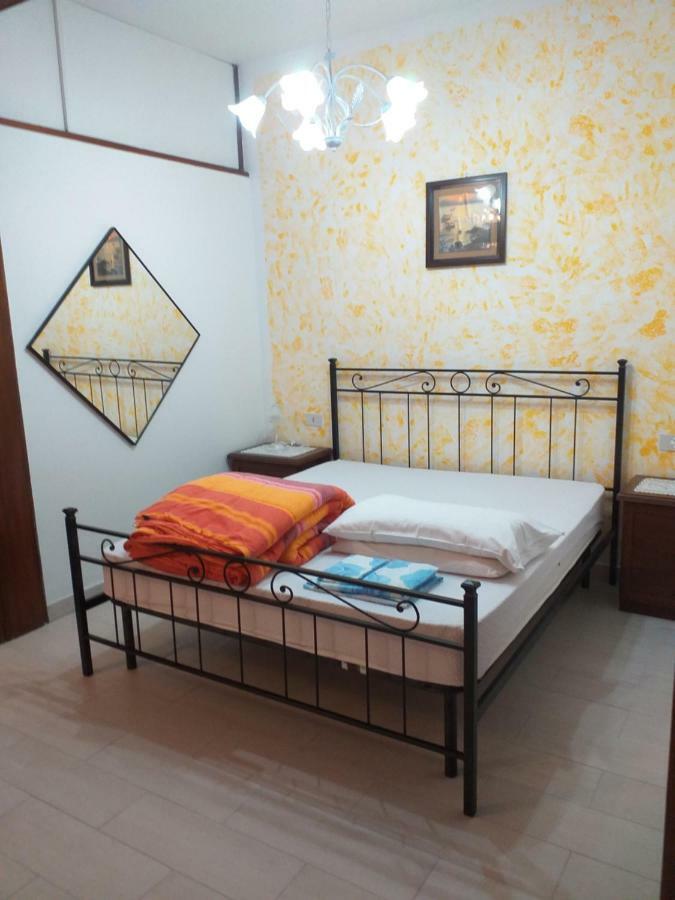 Appartamento Marina มารีนาดีคาร์รารา ภายนอก รูปภาพ